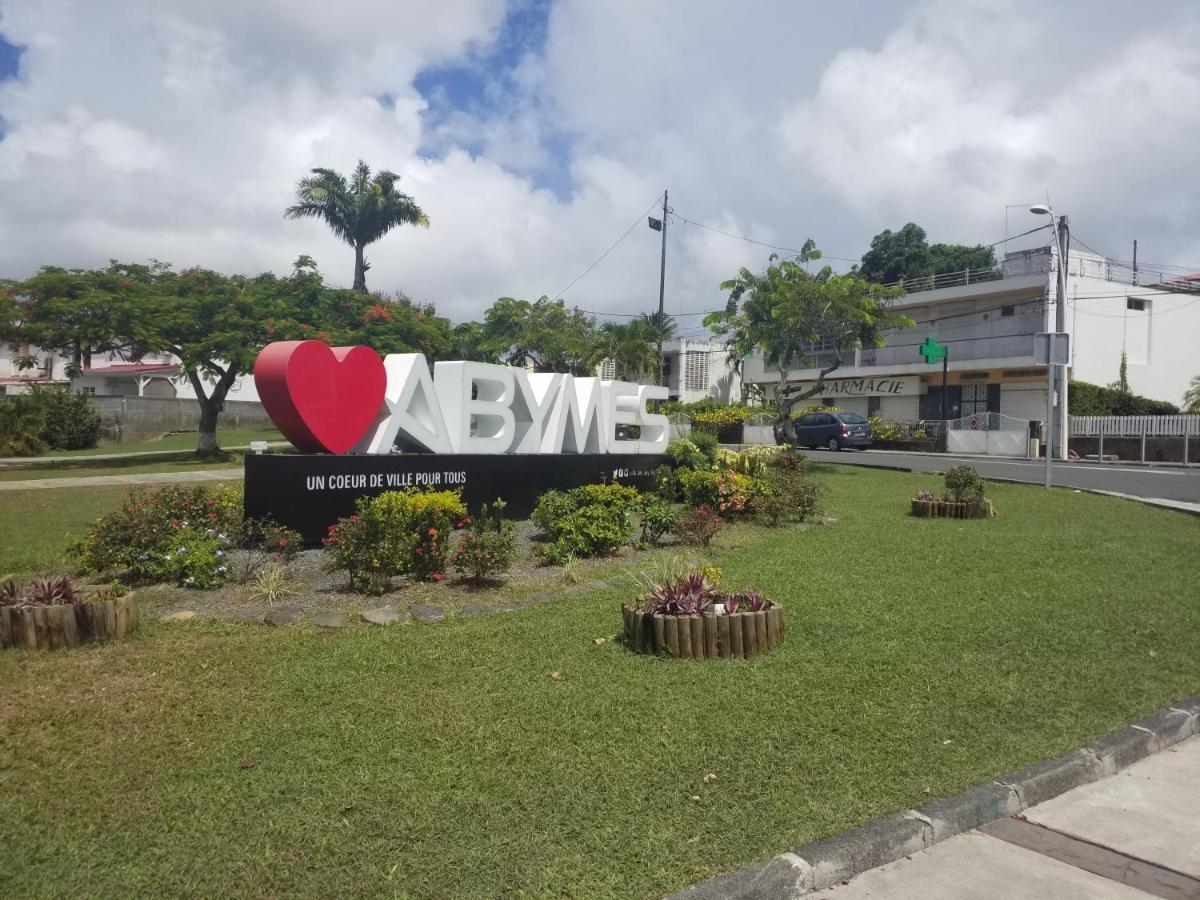 Appartement Centre Guadeloupe, Accessible Et Proche Les Abymes Exterior foto